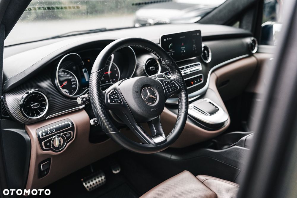 Mercedes-Benz Klasa V - 33