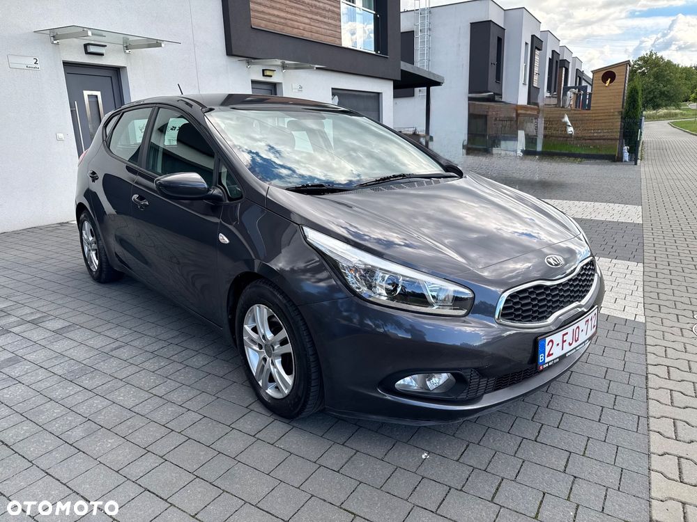 Kia Ceed - 13