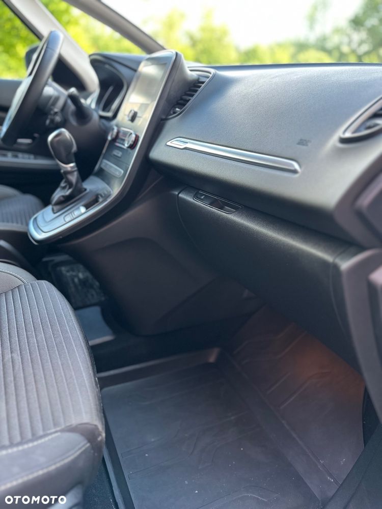 Renault Grand Scenic - 35