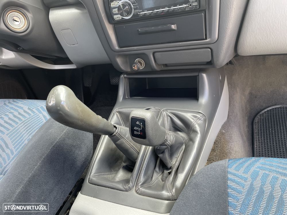 Mitsubishi Pajero Sport 2.5 TD GLS - 19