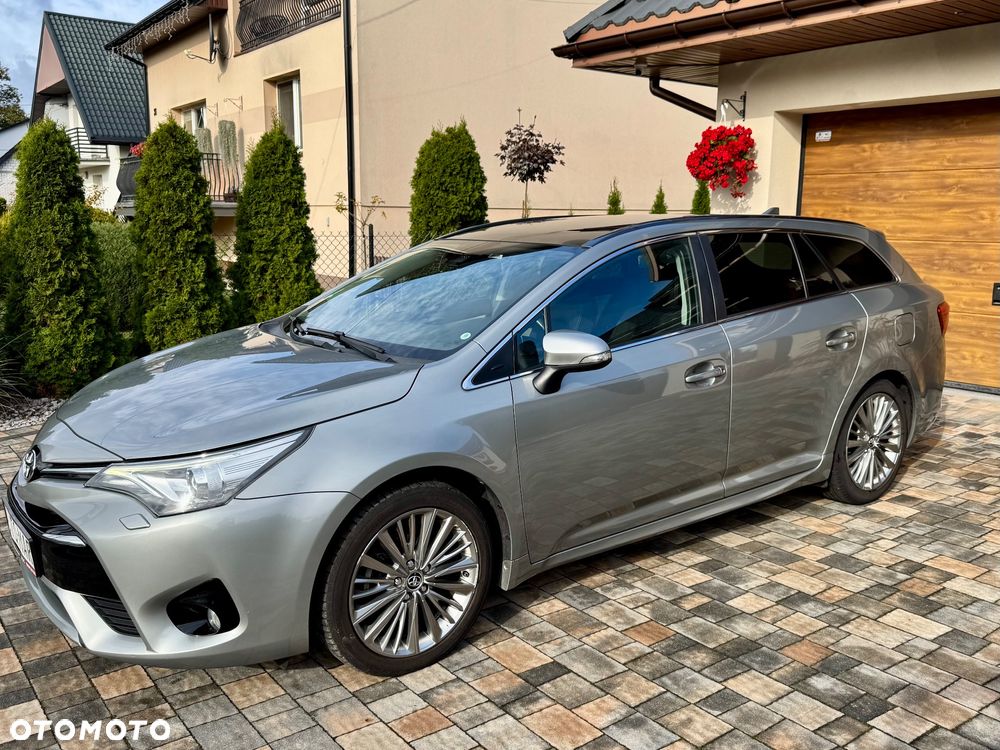 Toyota Avensis Touring Sports 1.8 Executive - 9
