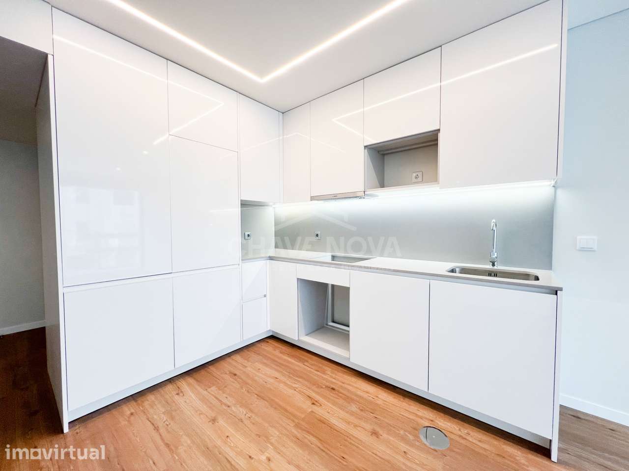 T2+1 Novo c/ Varanda e Lugar de Garagem em Oliveira do Douro - Grande imagem: 3/43