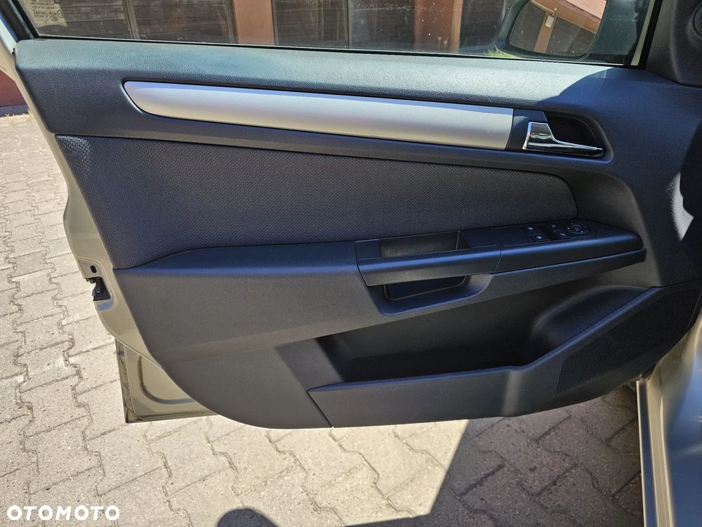 Opel Astra 1.6 Enjoy - 13