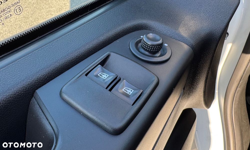 Renault TRAFIC III - 20