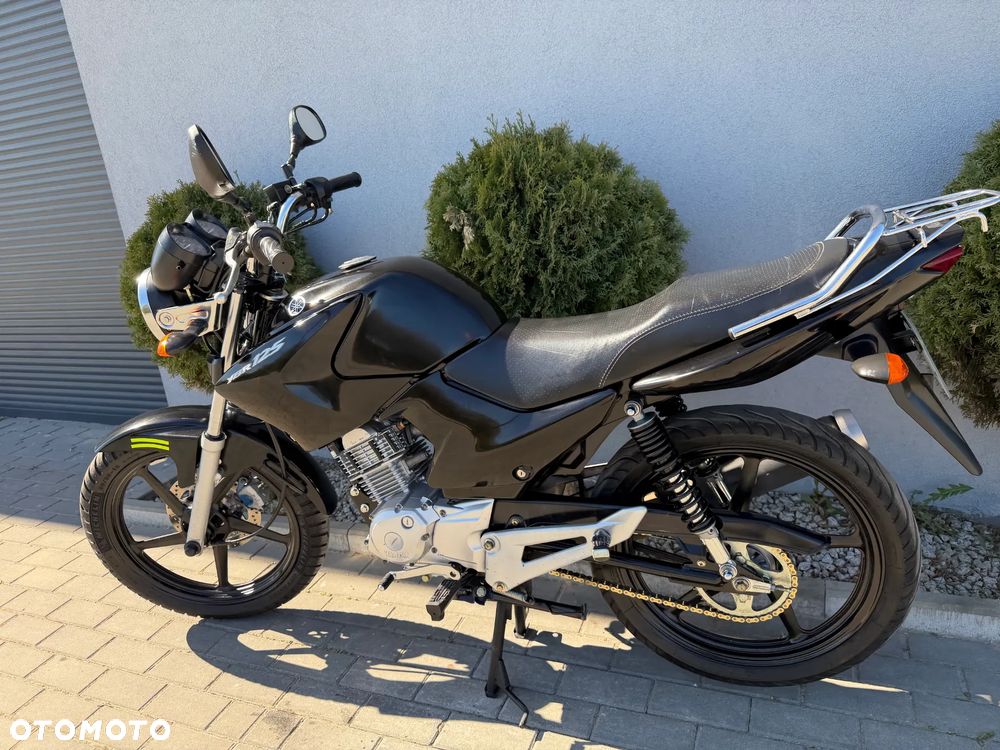 Yamaha YBR - 28