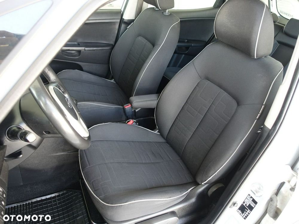 Kia Venga - 13