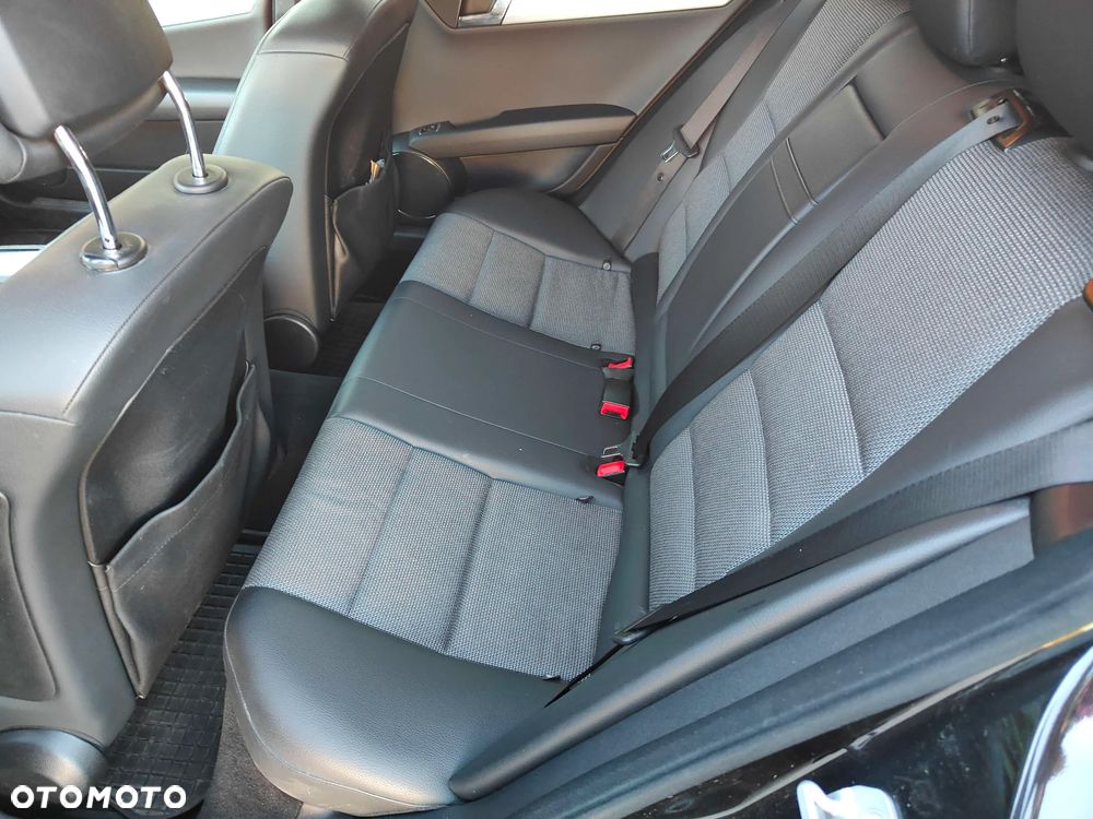 Mercedes-Benz Klasa C 200 (BlueEFFICIENCY) 7G-TRONIC Avantgarde - 5