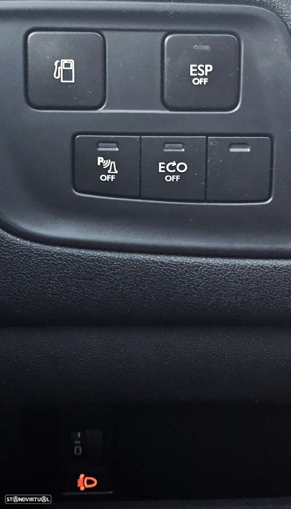 Citroën C4 e-HDi 110 EGS6 Stop/Start System Selection - 18