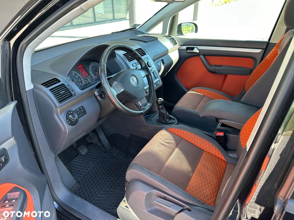 Volkswagen Touran 1.4 TSI Cross - 11
