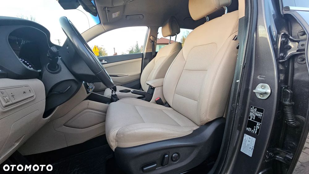 Hyundai Tucson blue 1.6 GDi 2WD Navi - 23