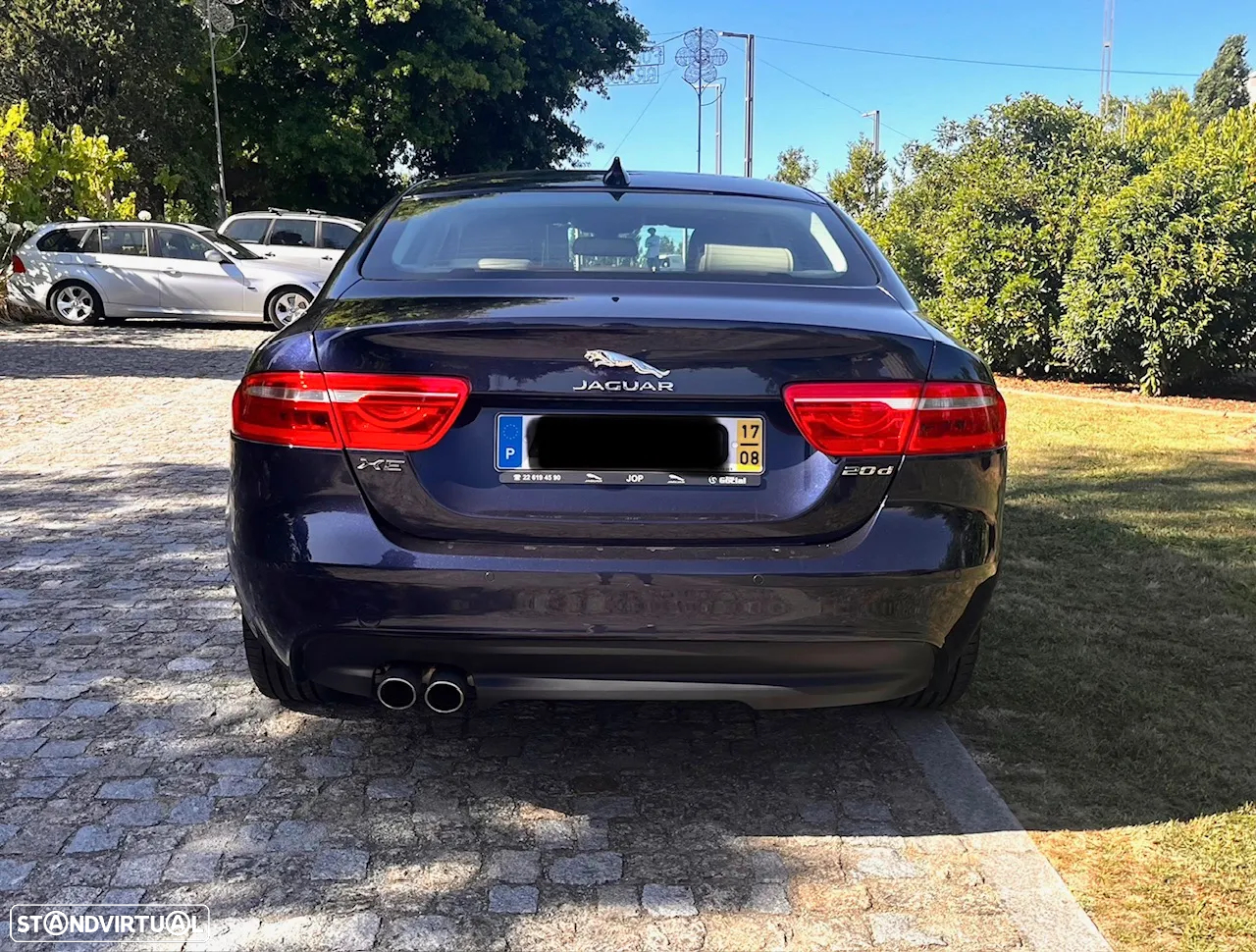 Jaguar XE 2.0 D Prestige - 2