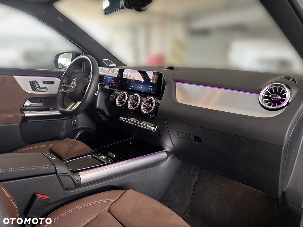 Mercedes-Benz GLA - 17