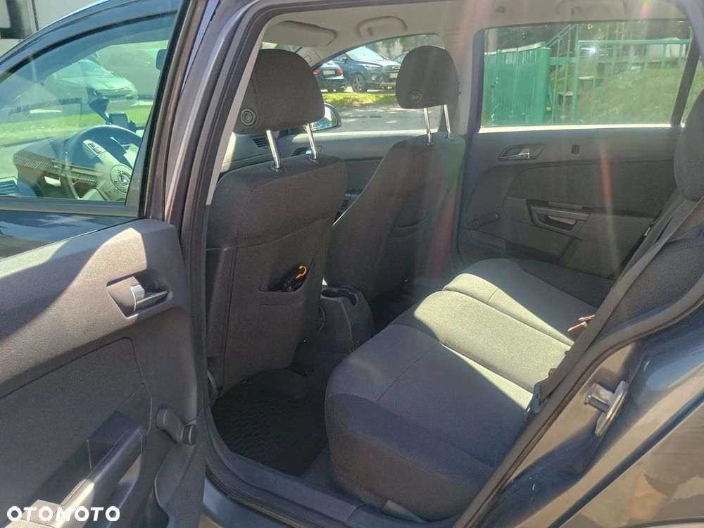 Opel Astra 1.6 Essentia - 13