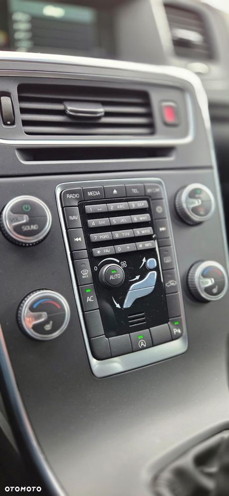 Volvo V60 D3 Base - 28
