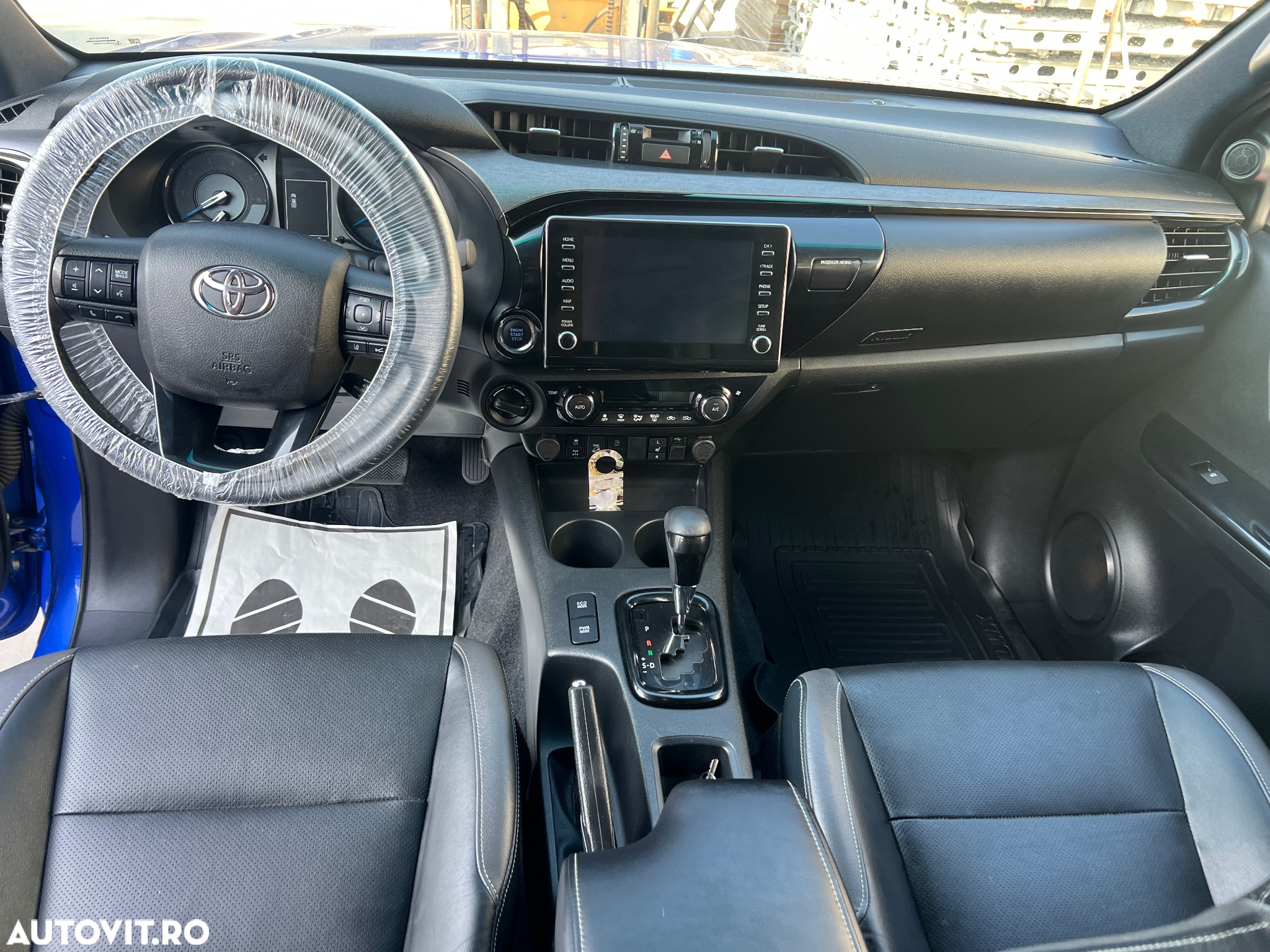 Toyota Hilux 2.8D 204CP 4x4 Double Cab AT Invincible Color Edition - 8