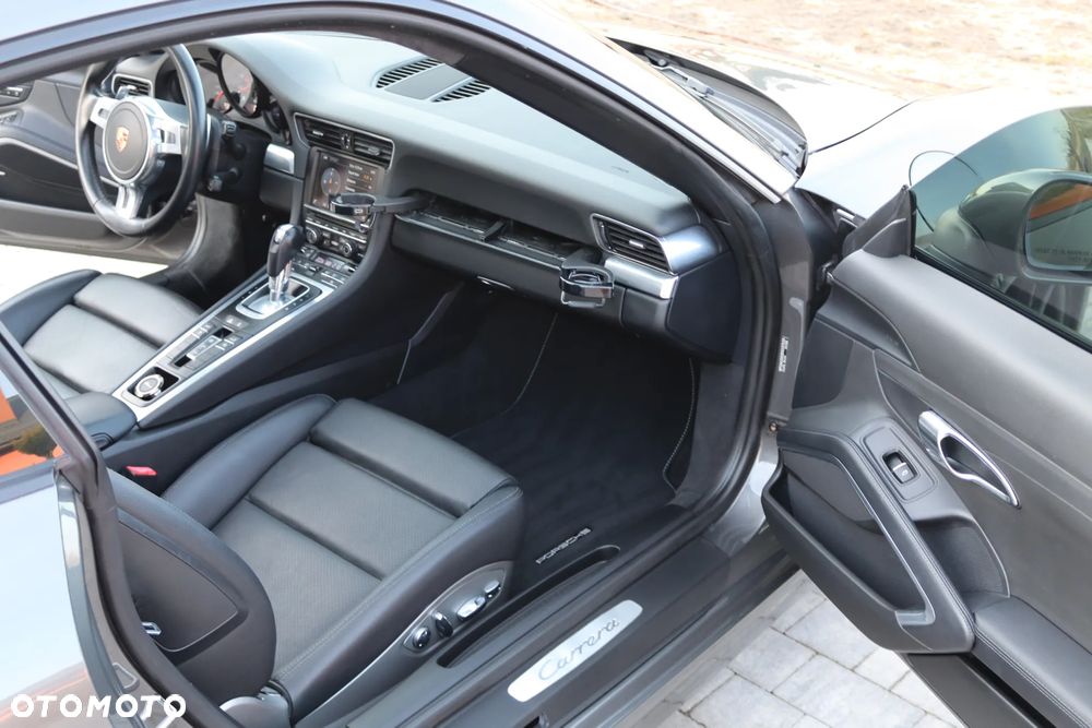 Porsche 911 Carrera PDK - 23