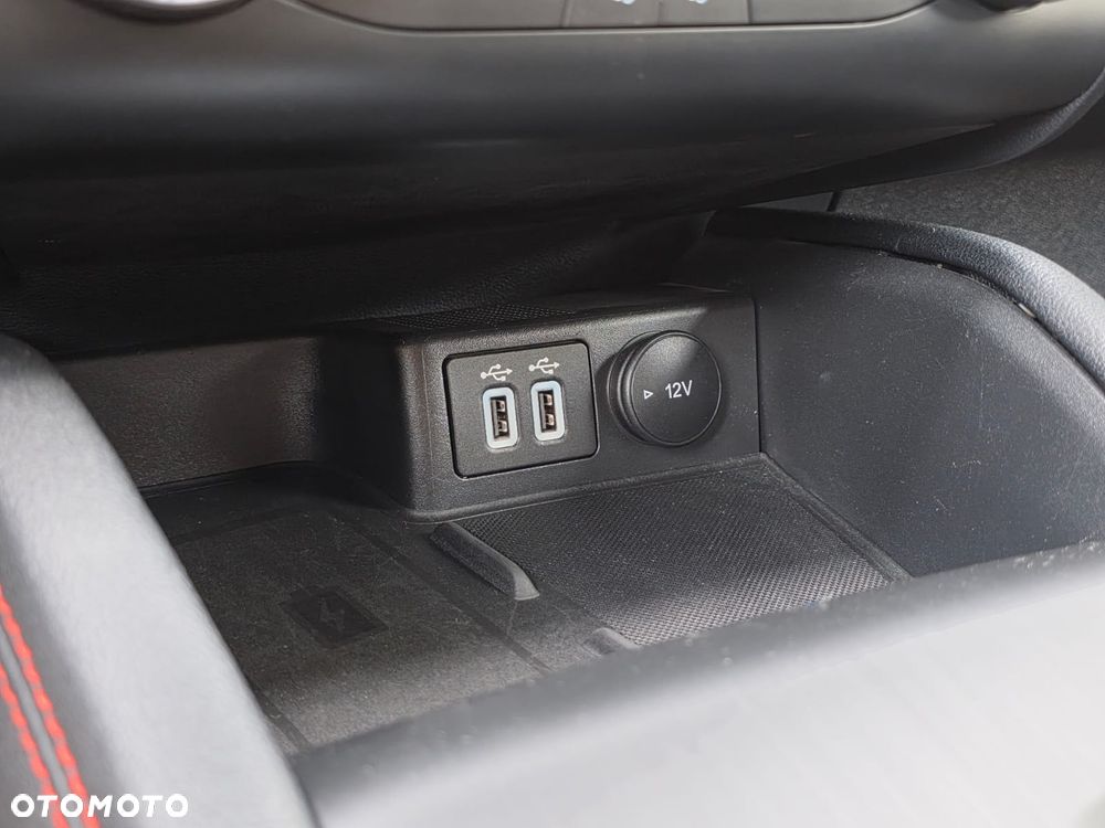 Ford Kuga 2.5 FHEV FWD ST-Line X - 21
