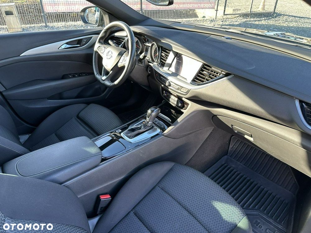 Opel Insignia - 30
