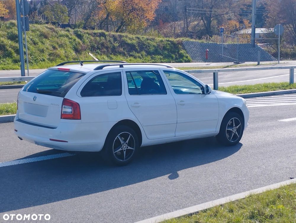 Skoda Octavia 2.0 TDI DPF Ambiente - 3