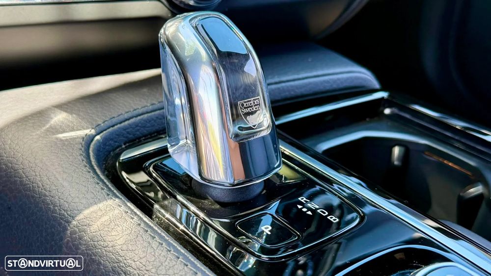 Volvo V90 2.0 T8 Momentum Plus AWD Geartronic - 10