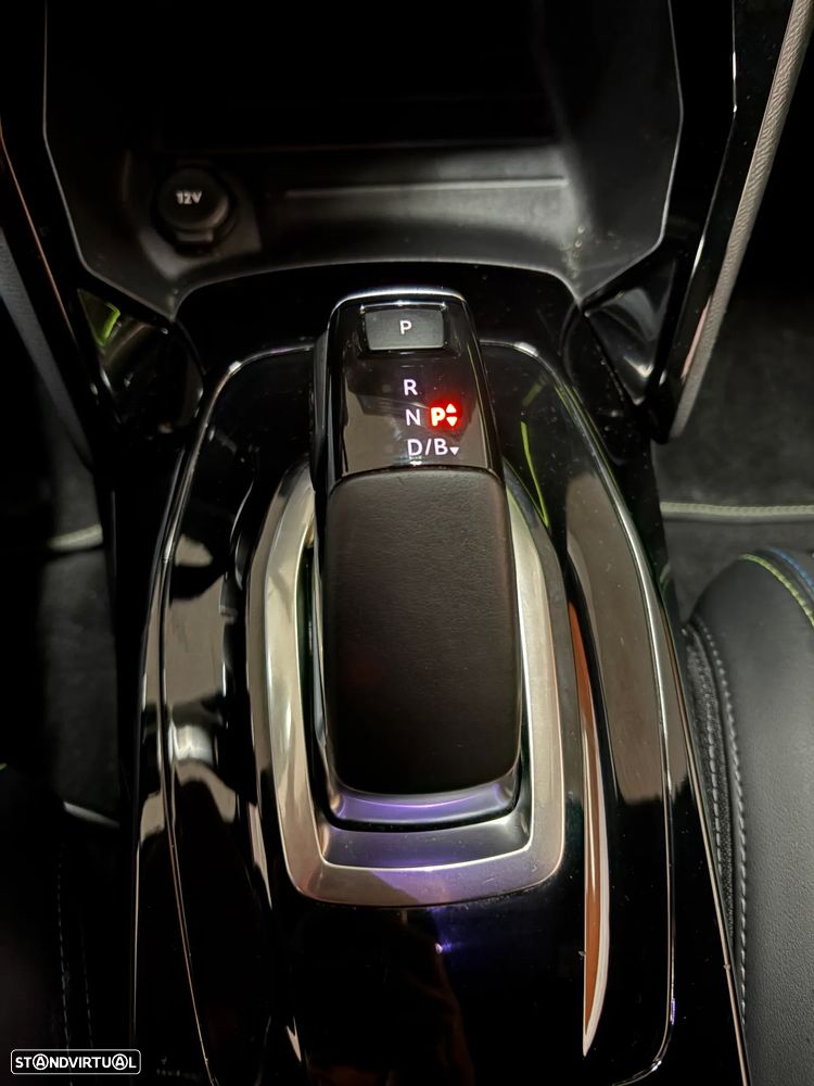 Peugeot e-208 GT - 15