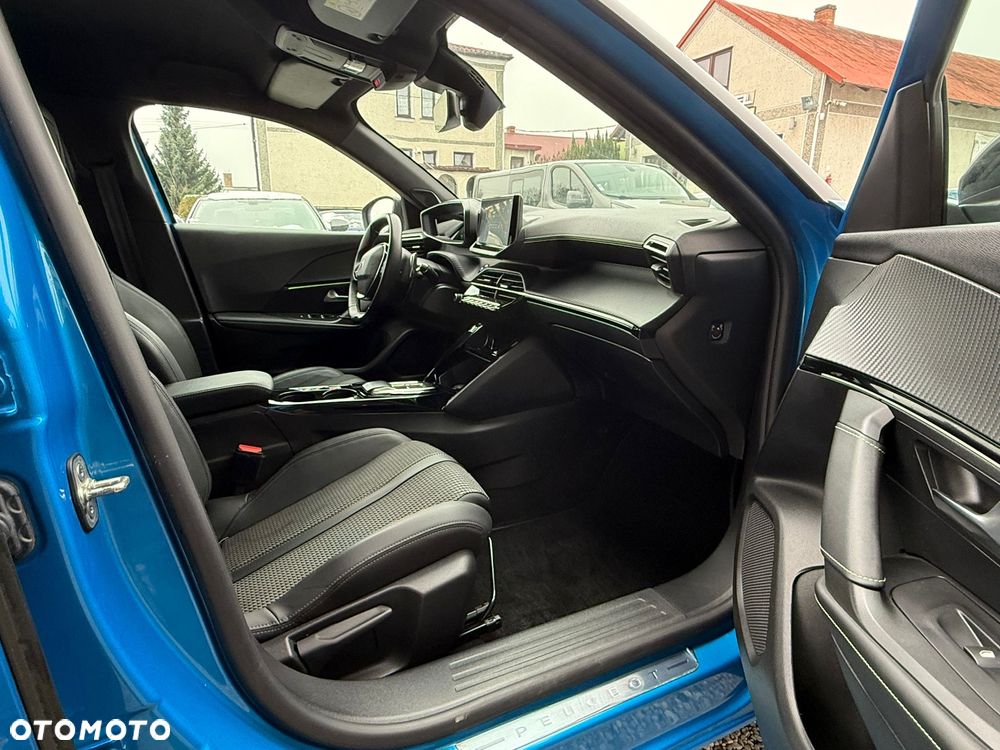Peugeot 2008 1.2 Pure Tech GPF Allure S&S EAT6 - 24