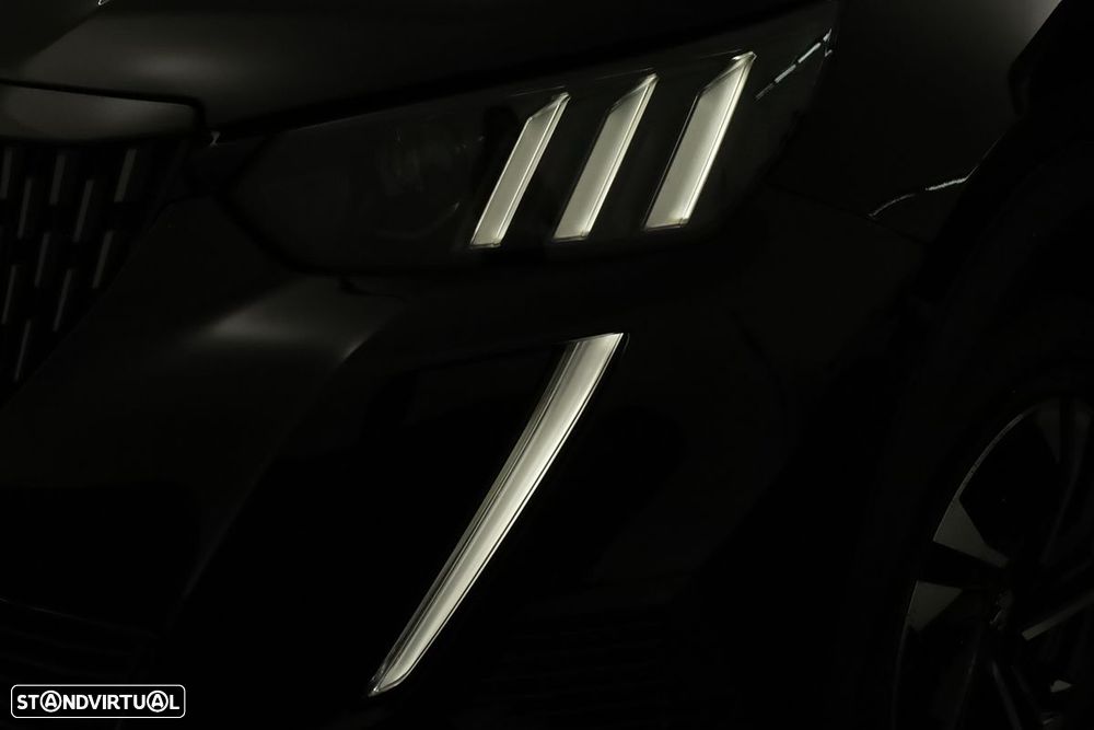 Peugeot 2008 1.2 PureTech GT EAT8 - 6