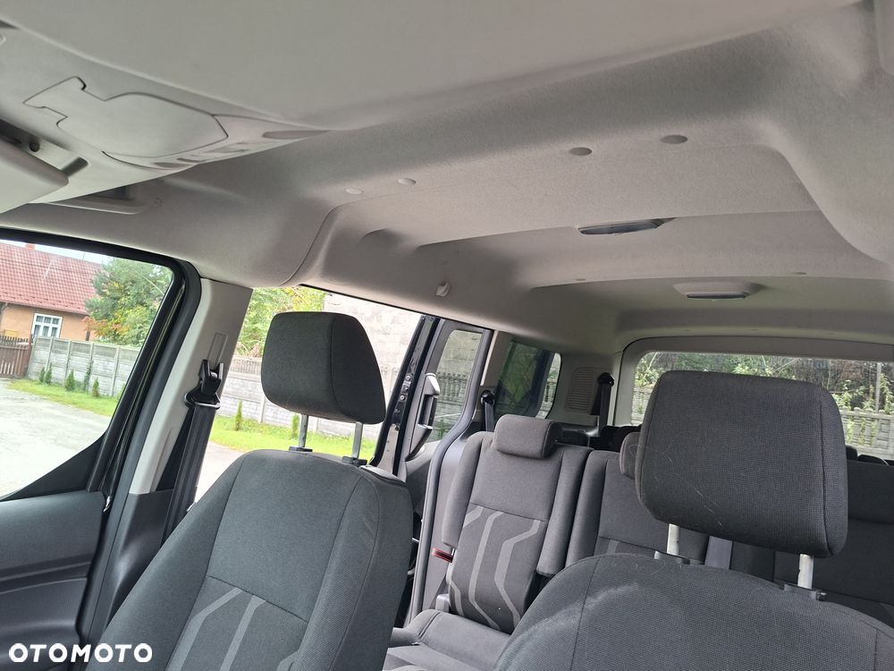 Ford Tourneo Connect Grand - 33