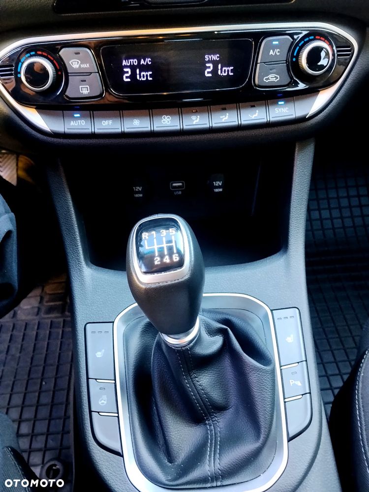 Hyundai i30 1.5 DPI Smart - 25