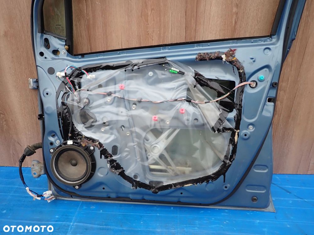 TOYOTA YARIS II 06-11 5d DRZWI PRZEDNIE PRAWE 8T1 - 12