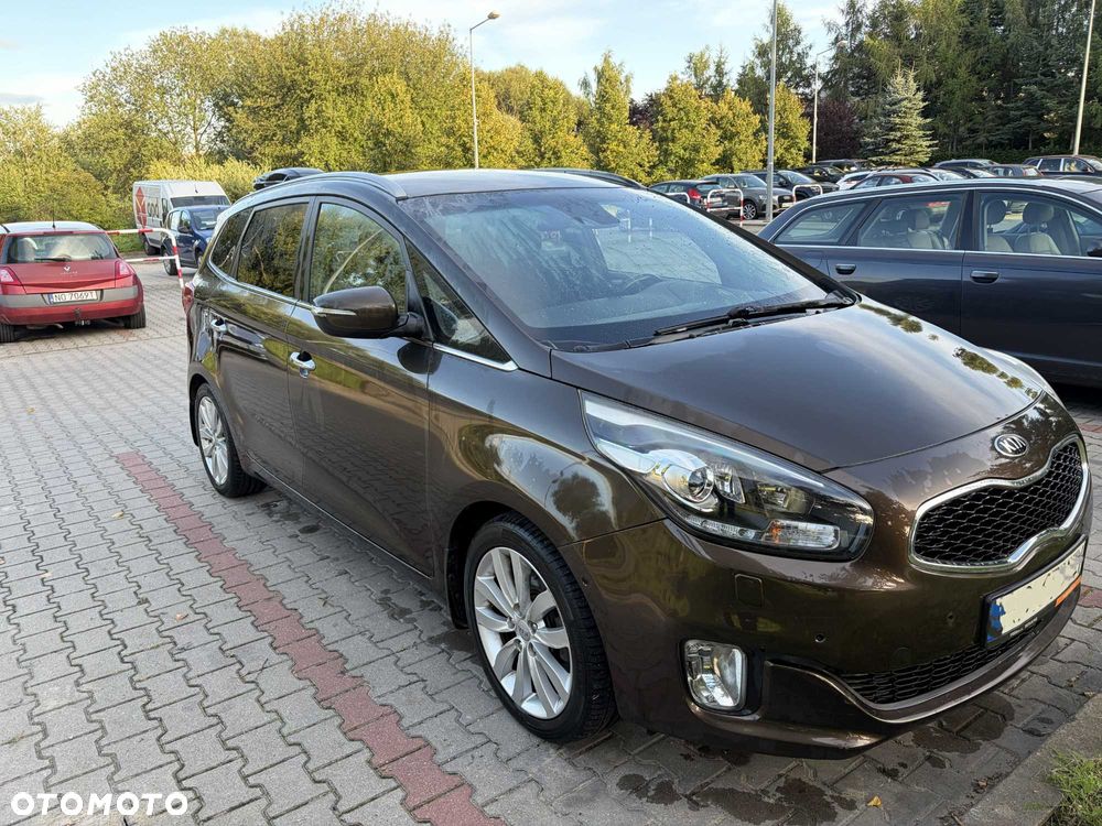 Kia Carens - 2