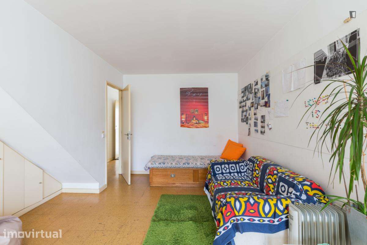 Quarto - localizado em Cedofeita Porto - Grande imagem: 4/26