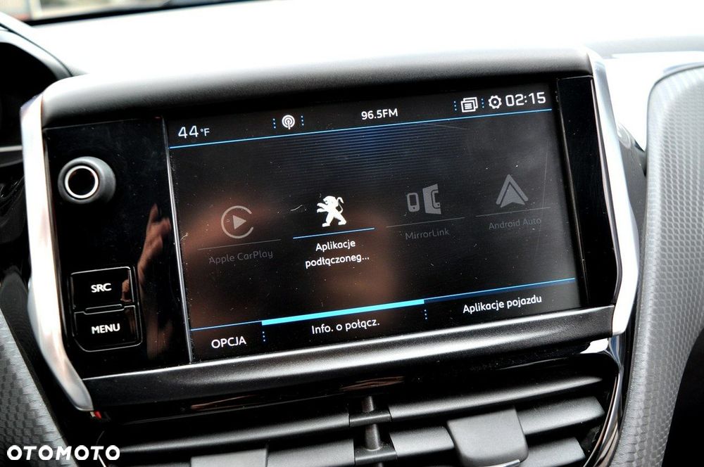 Peugeot 2008 1.2 Pure Tech GPF Style - 23