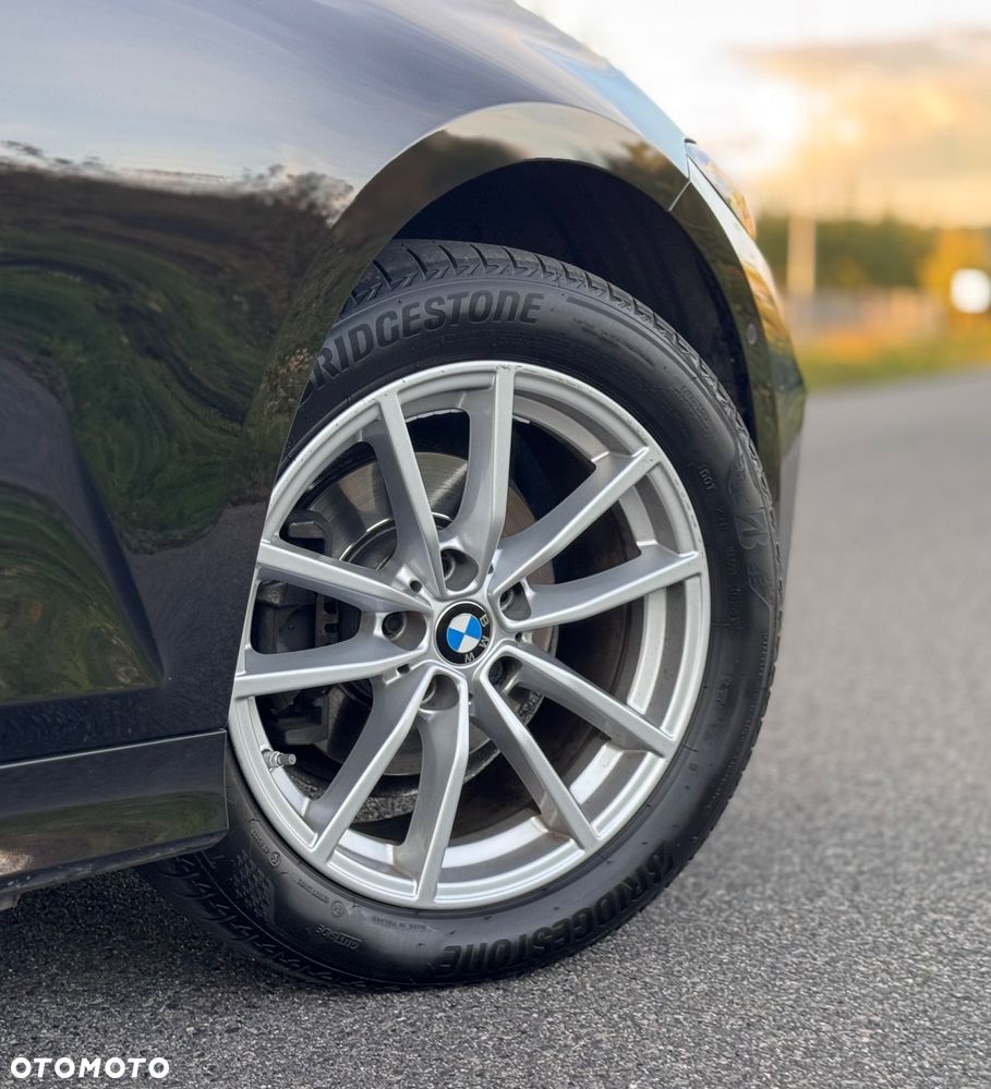 BMW Seria 3 318d Touring Sport Line - 18