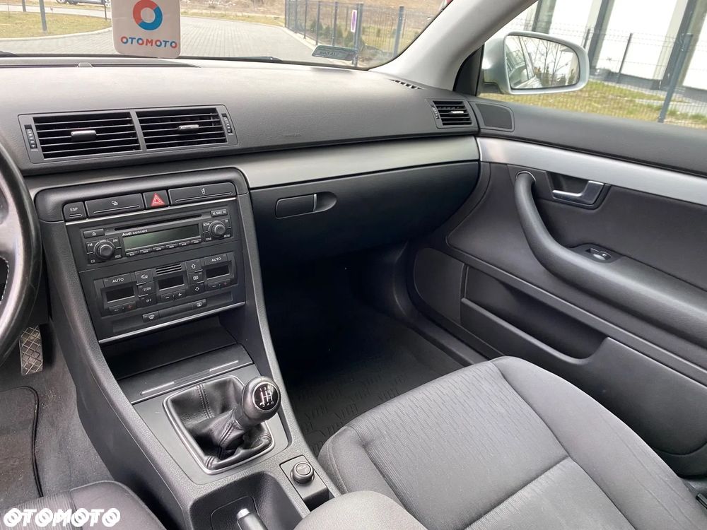 Audi A4 Limousine - 33