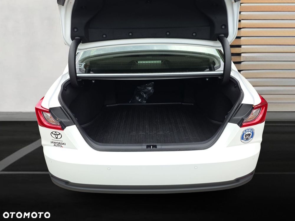 Toyota Camry - 13