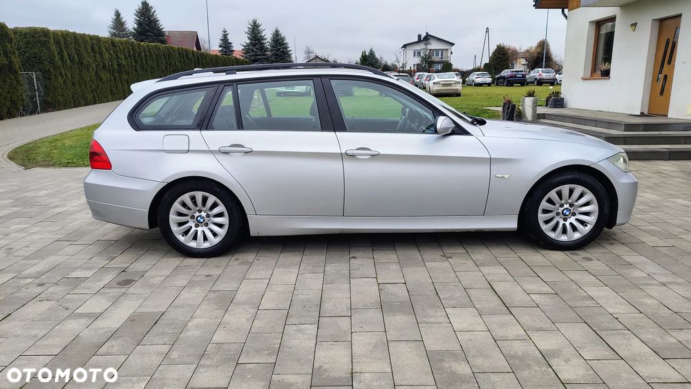 BMW Seria 3 320i - 4