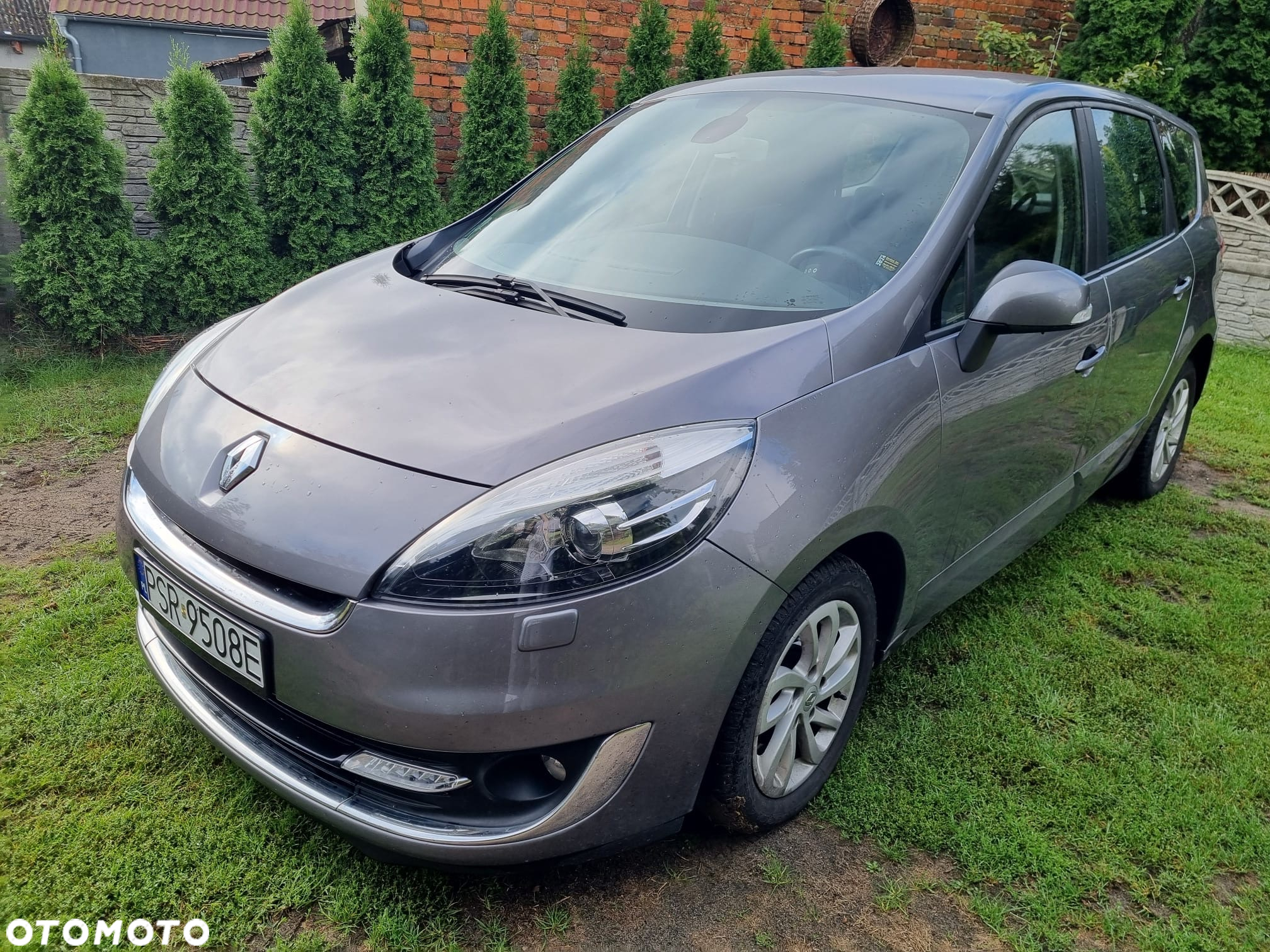 Renault Grand Scenic - 13