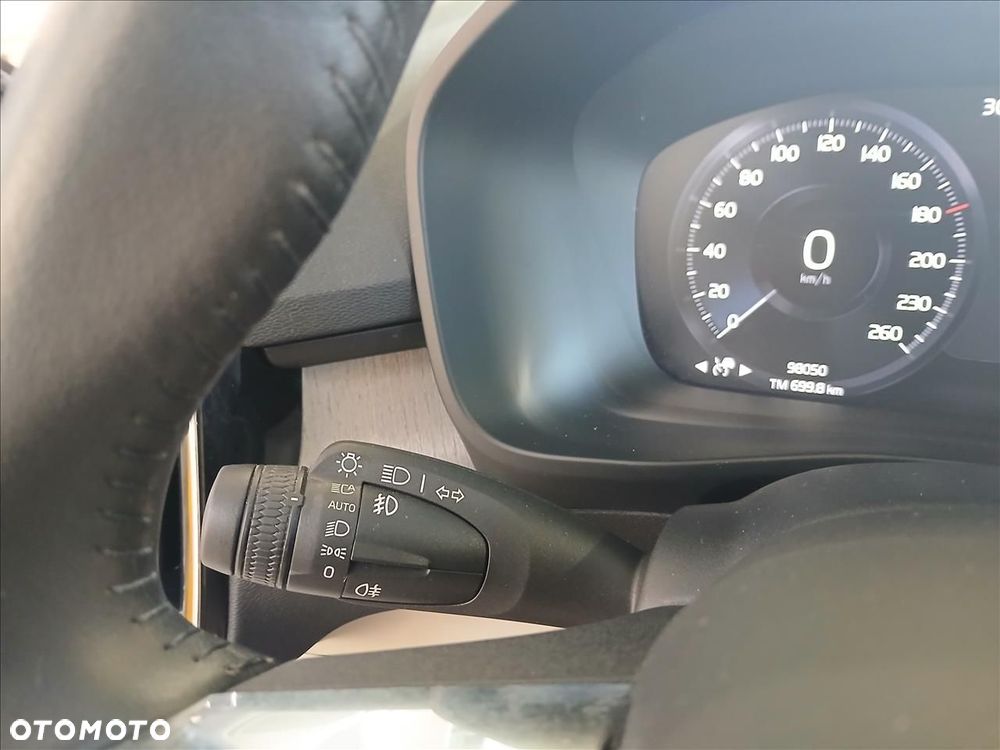 Volvo XC 40 - 35