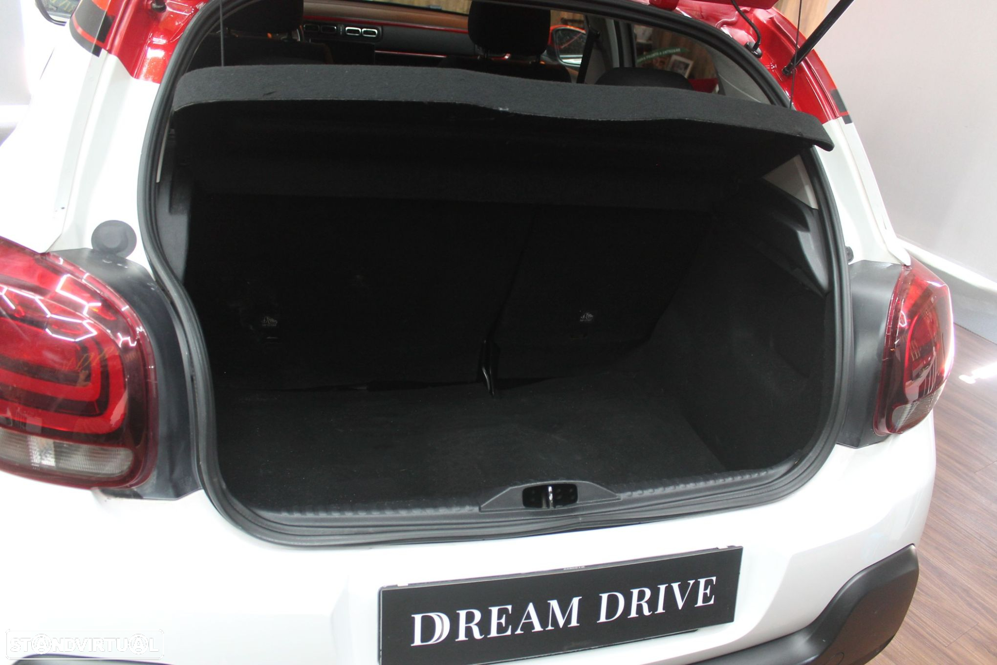 Citroën C3 1.2 PureTech Shine - 9
