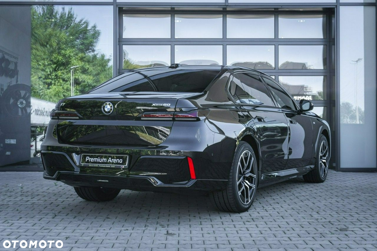 BMW i7 - 6