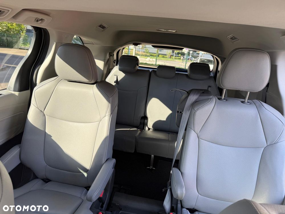Toyota Sienna - 15