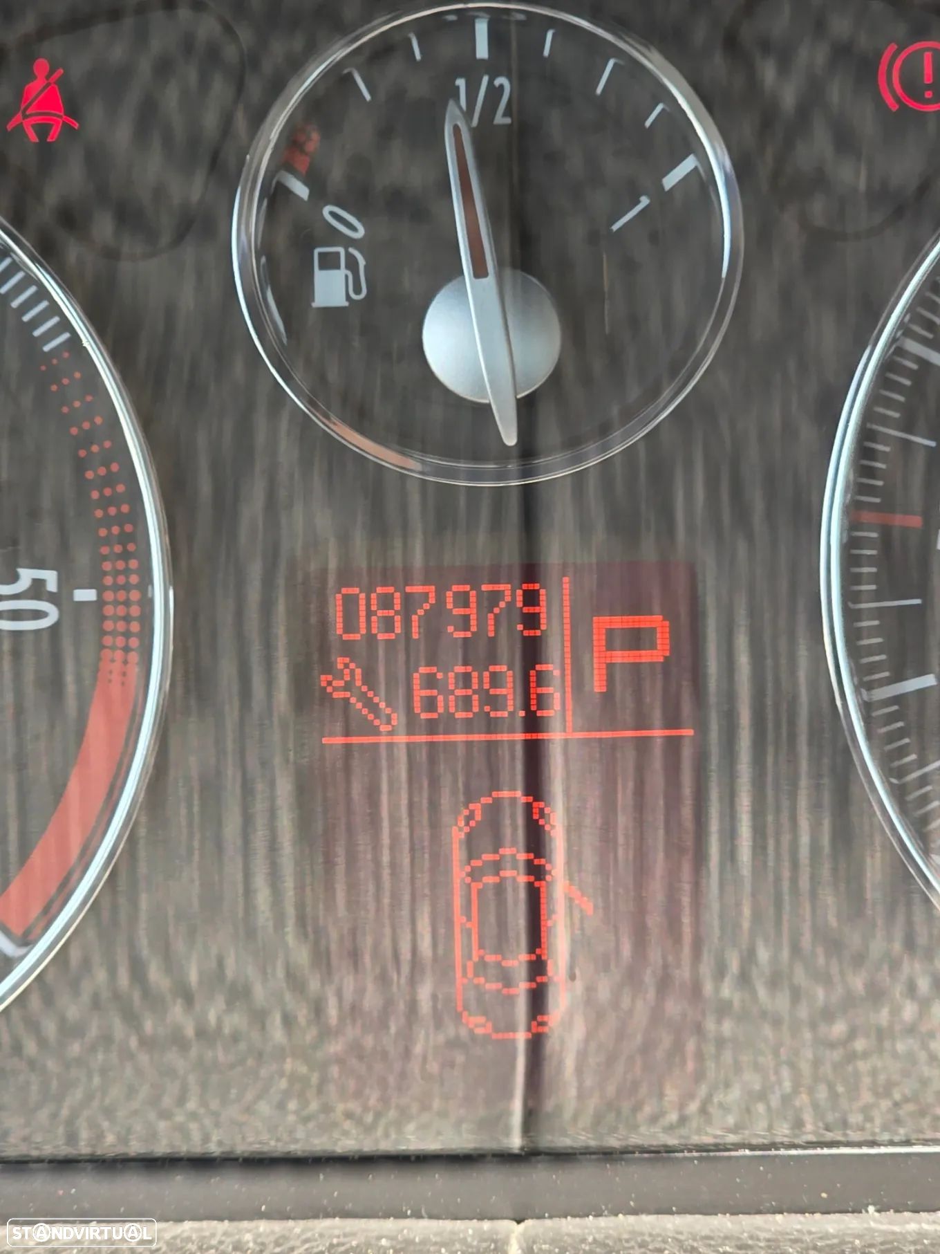 Peugeot 407 Coupé 2.7 HDi V6 - 1