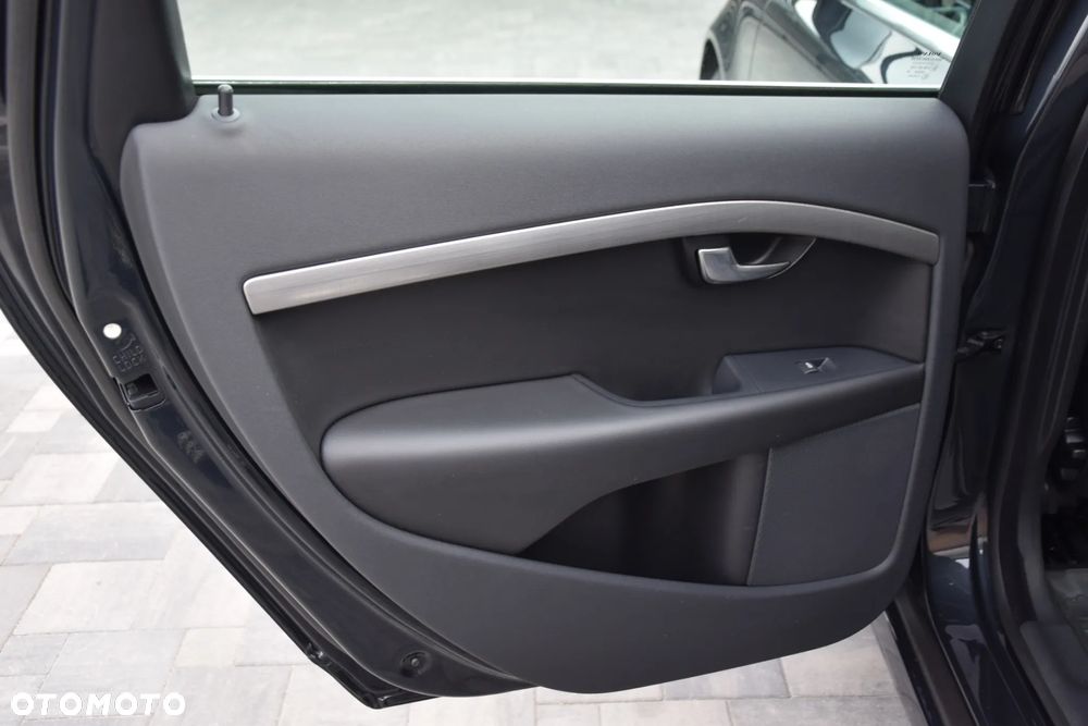 Volvo V70 2.5T Momentum - 18