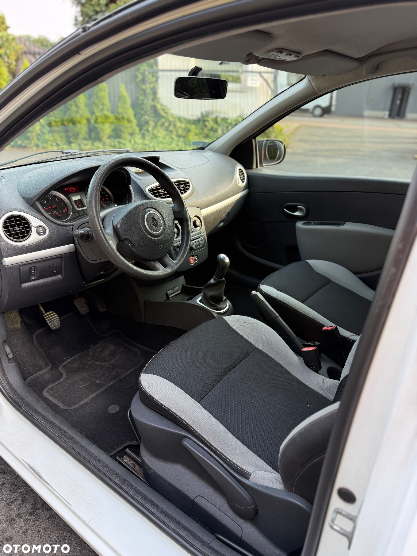 Renault Clio - 12