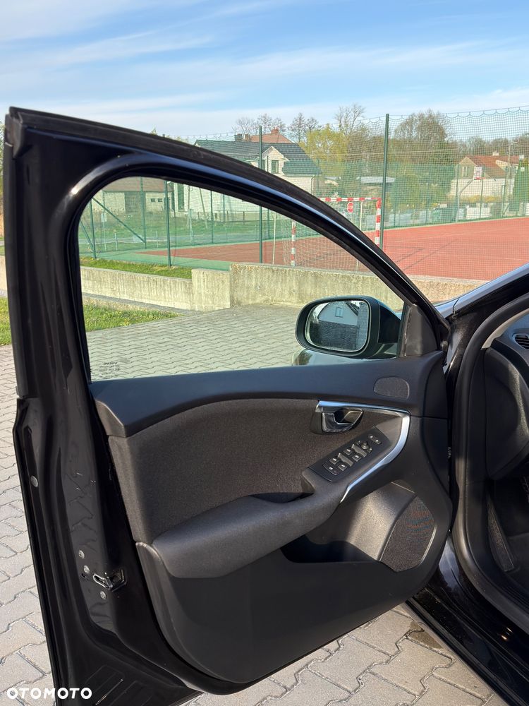 Volvo V40 D2 RDesign - 14