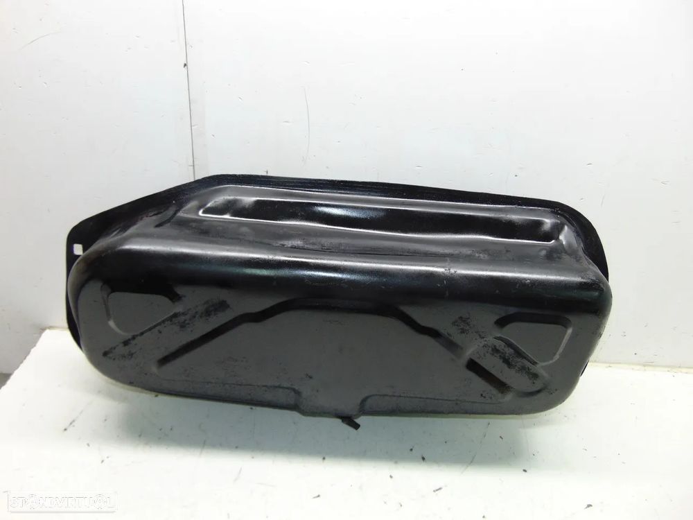 Toyota Corolla KE 20 depósito gasolina - 4