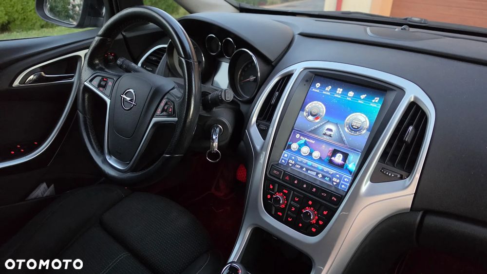 Opel Astra 1.6 Turbo - 17