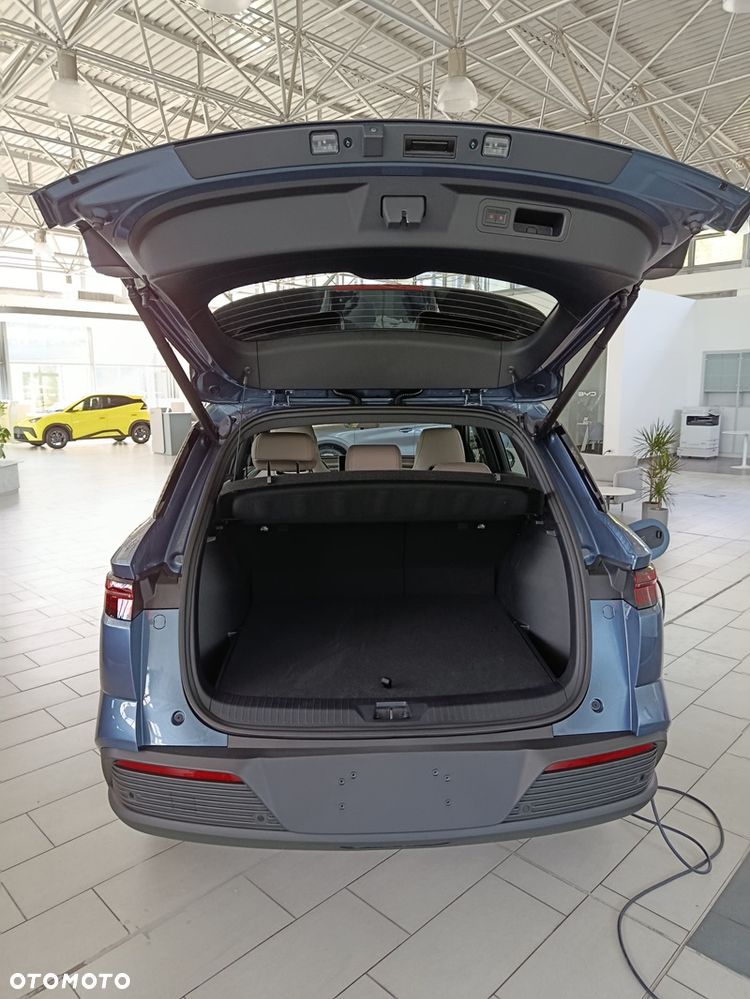 BYD Sealion 5 - 8