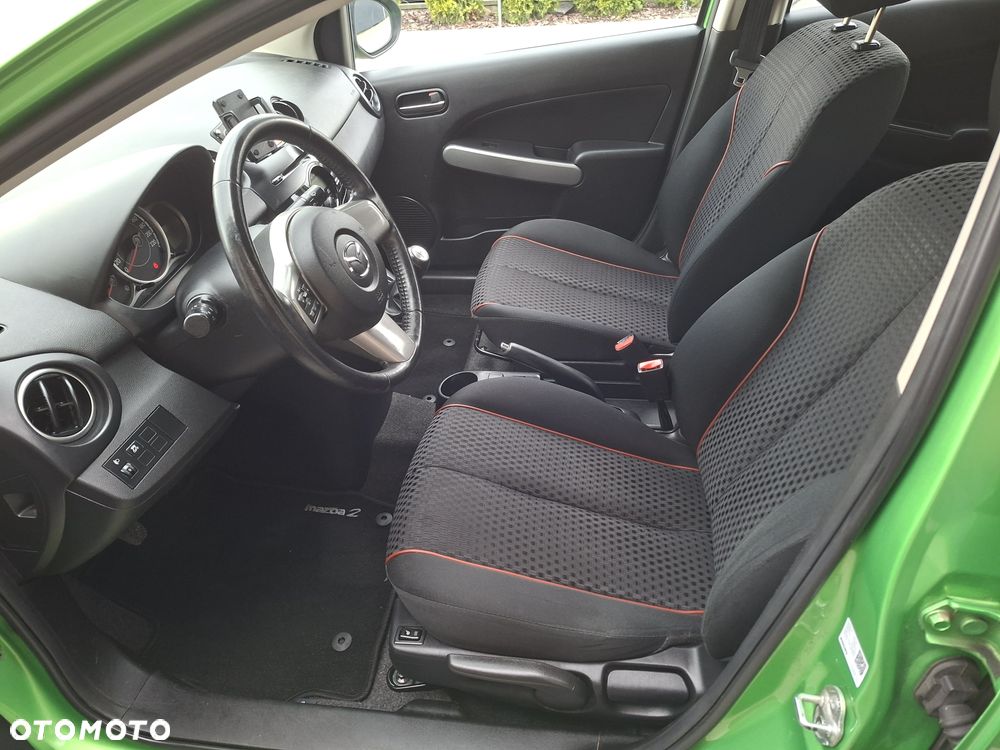 Mazda 2 - 10